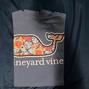 Men’s vineyard vines size xl tee